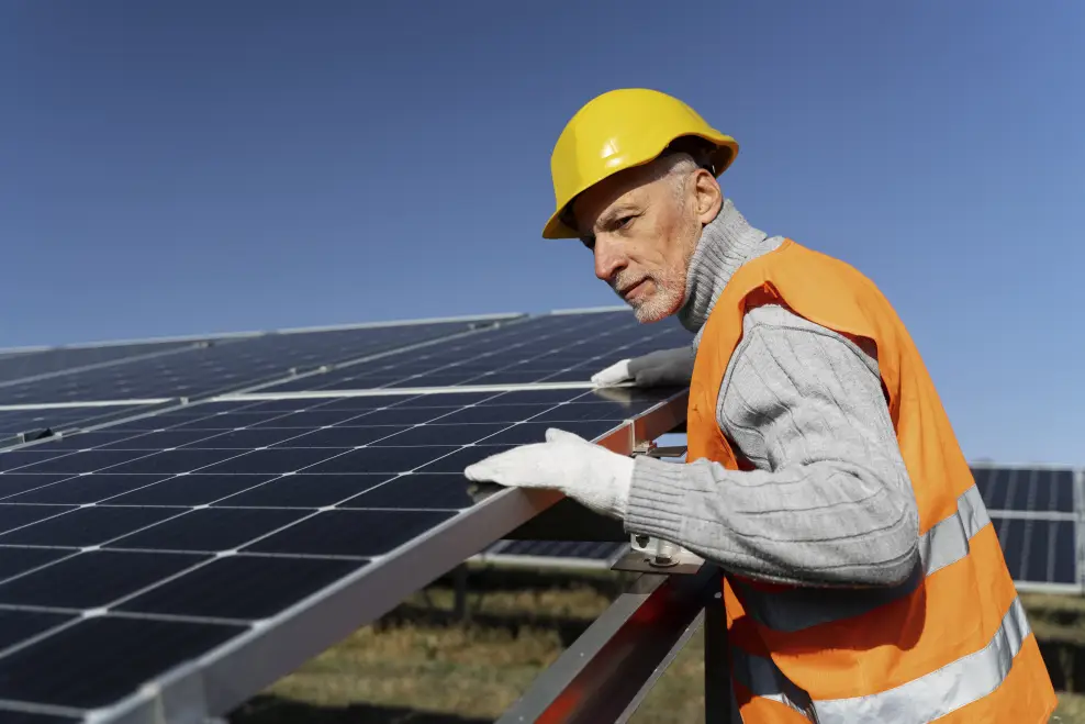 Commercial Solar Installation Team Operations